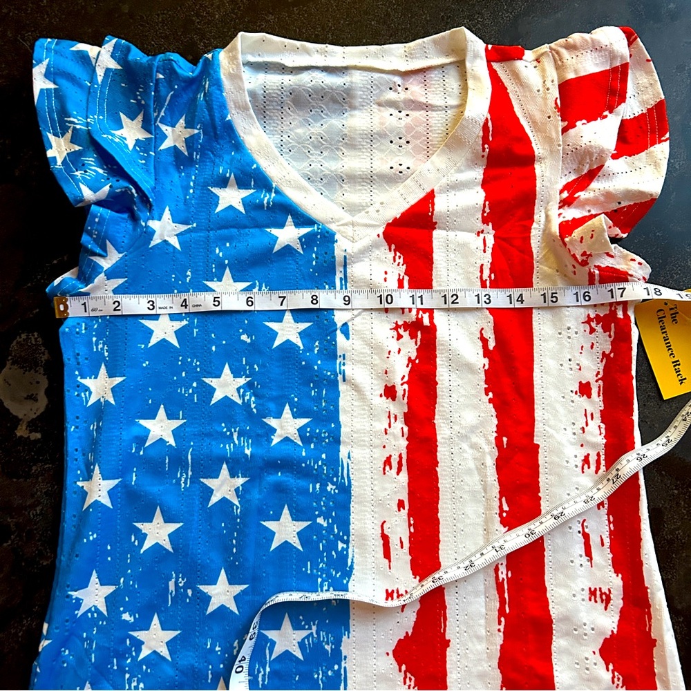 NWT Red White & Blue Top - Size Medium - Picture 4 of 5
